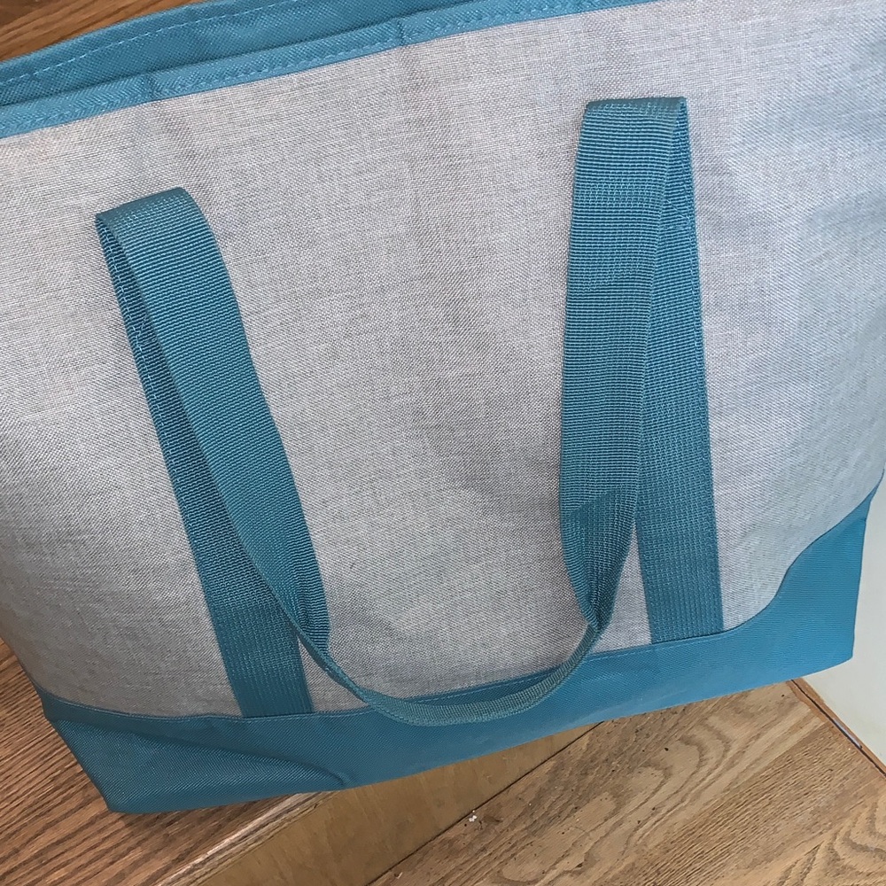 Insulated Pampered Chef Teal and Gray Carryall Tote - Picture 3 of 5